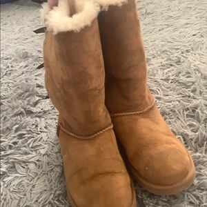 Kids Ugg’s size 3 (I am a 6 in women’s they fit)